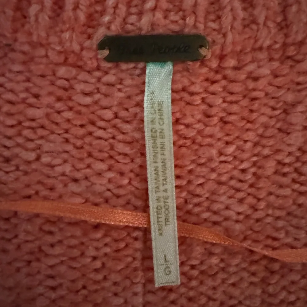 Free People Slouchy Sweater, Coral, Size Large - Picture 5 of 5